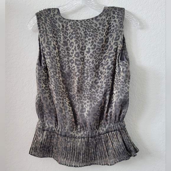 Current Air Metallic Leopard Print V-neck Embossed Blouse Size Medium NWT - Picture 2 of 6